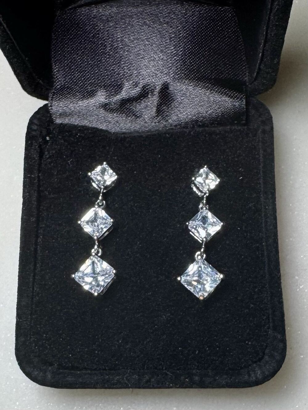 Princess Cut 3 Crystal Dangle Drop Earrings Silver Tone New In Box